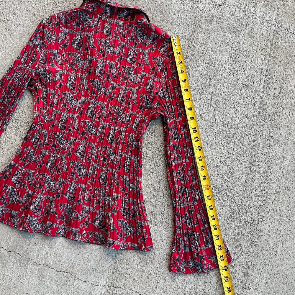 Covington Petite Women's Red Print Pleated Bell Sleeve Blouse Size SP - Picture 6 of 7